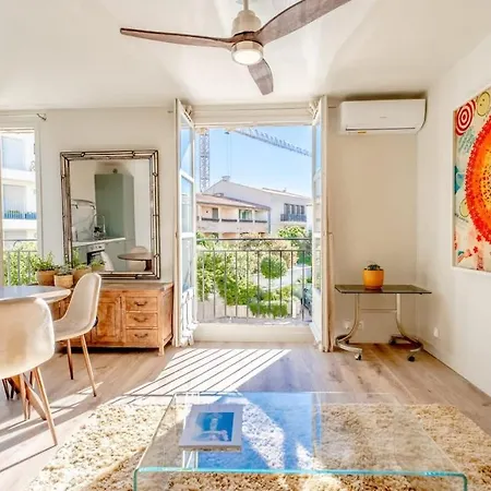 Comfortable In The Center Of St-tropez Apartment