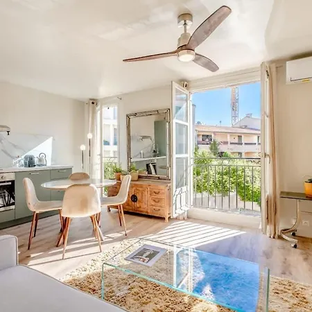 Comfortable In The Center Of St-tropez Apartment